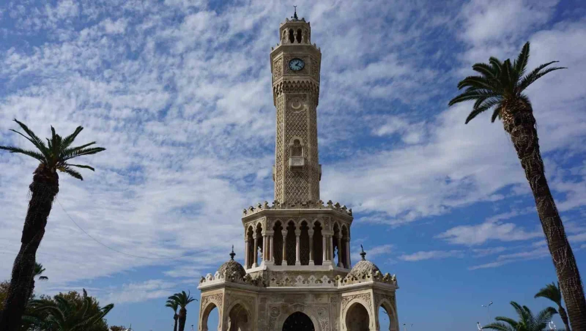 İzmir Saat Kulesi 125 yıldır zamana meydan okuyor