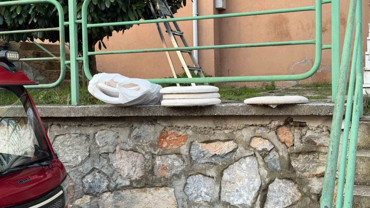 Adapazarı'nda eşyalarını almaya gelen adam öldürüldü