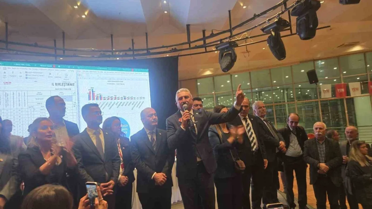 Nihat Yeşiltaş Bursa'da yeniden il başkanı seçildi
