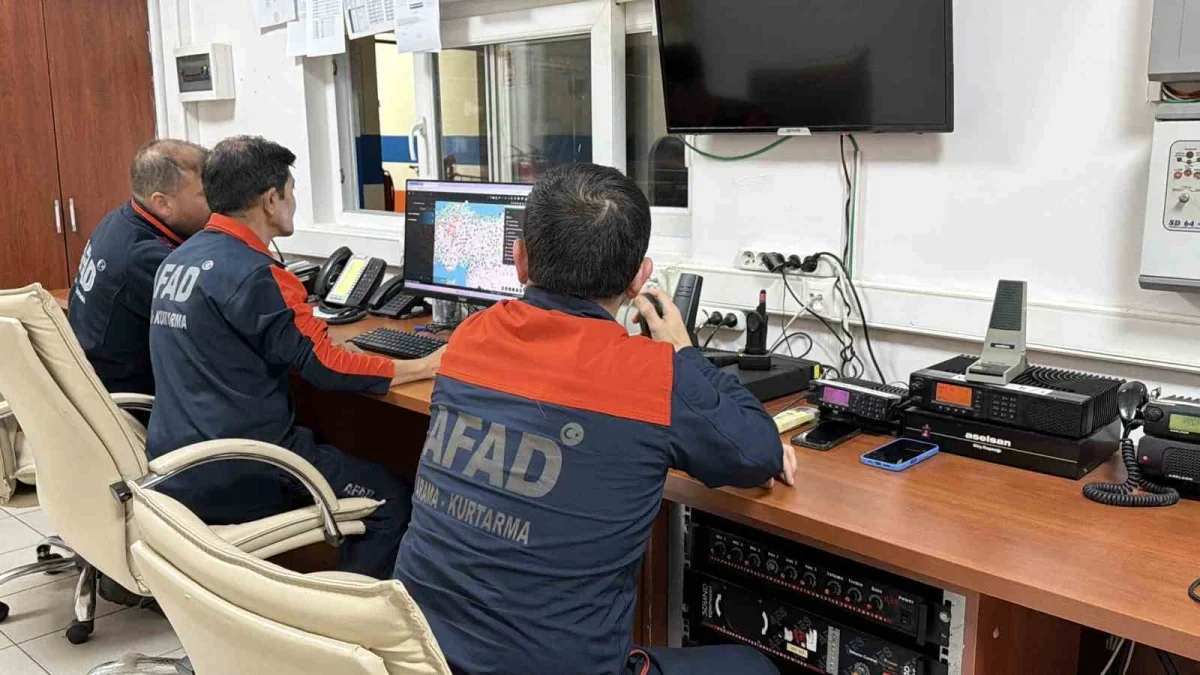 Sapanca'da AFAD personeli bebeği ninniyle uyuttu