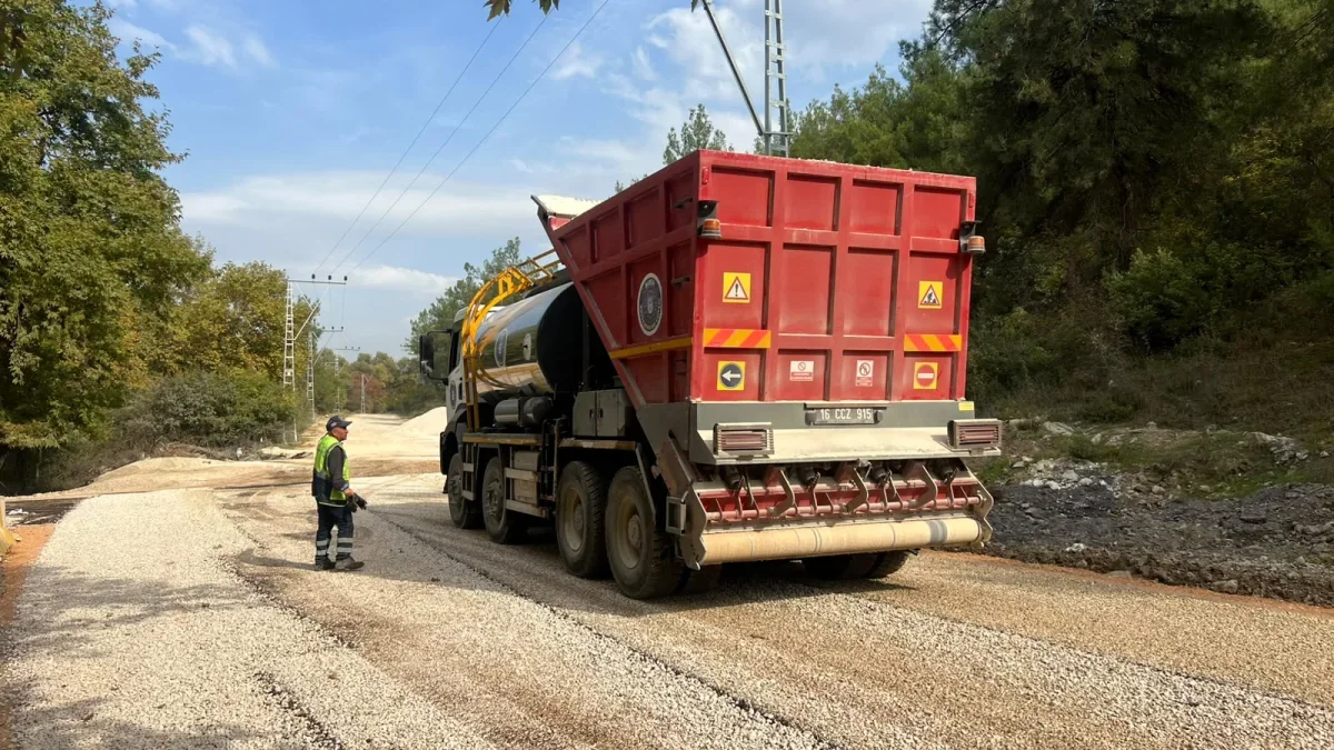 Osmangazi'de 3 mahallede 10 kilometrelik yol yenilendi