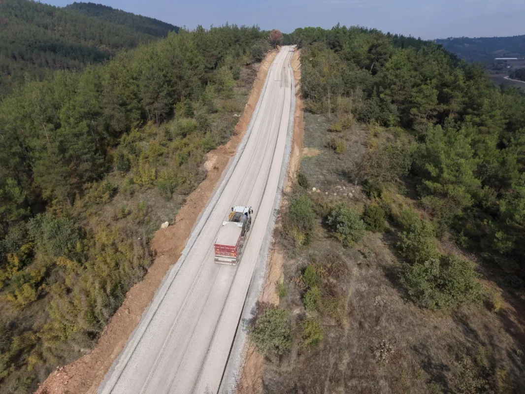 Osmangazi'de 3 mahallede 10 kilometrelik yol yenilendi