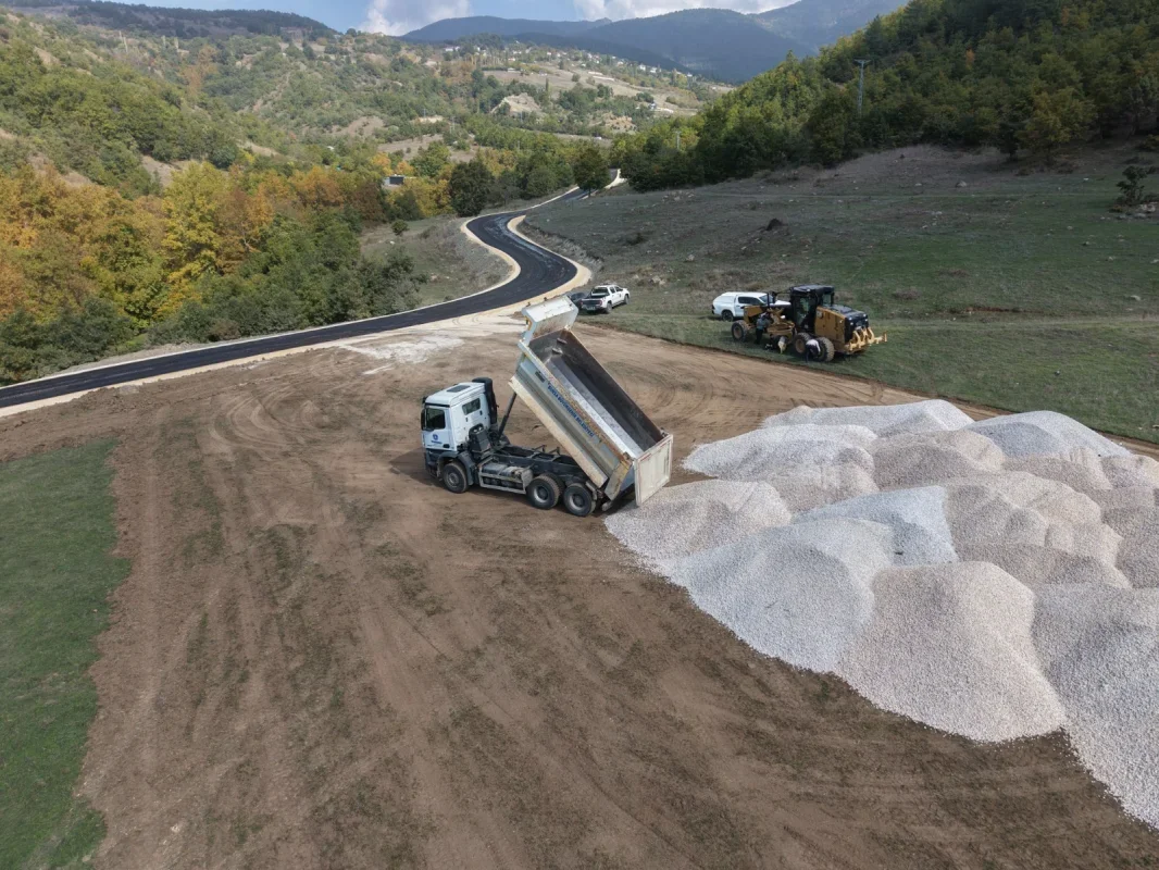 Osmangazi'de 3 mahallede 10 kilometrelik yol yenilendi