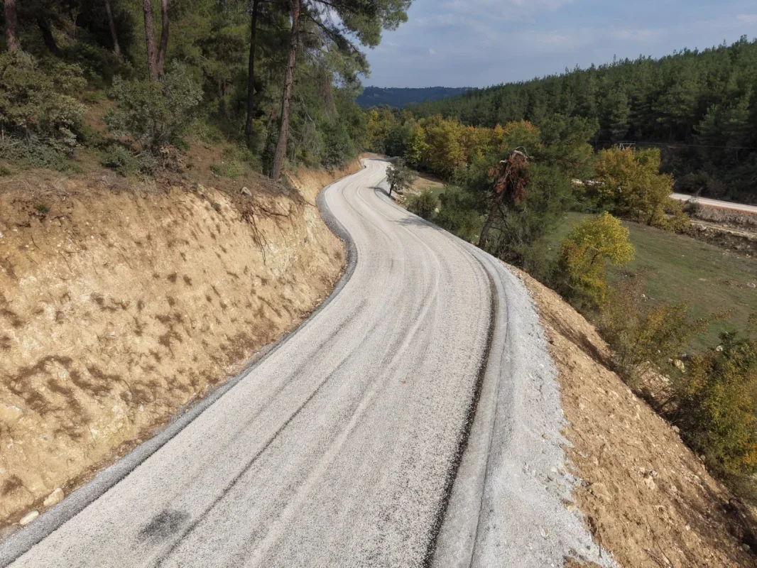 Osmangazi'de 3 mahallede 10 kilometrelik yol yenilendi