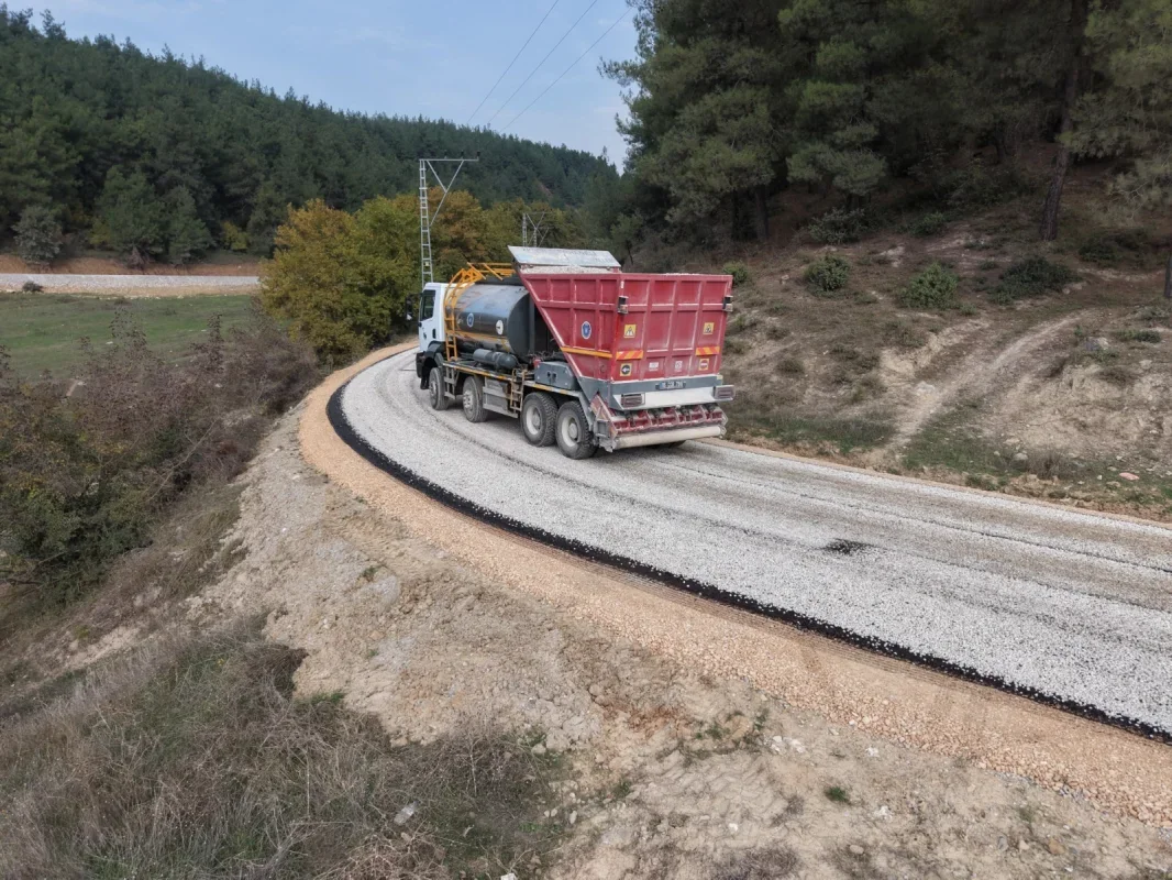 Osmangazi'de 3 mahallede 10 kilometrelik yol yenilendi