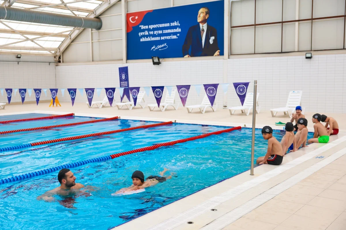 Bursa'da yüzme eğitimleri başladı, hedef 12 bin 800 öğrenci