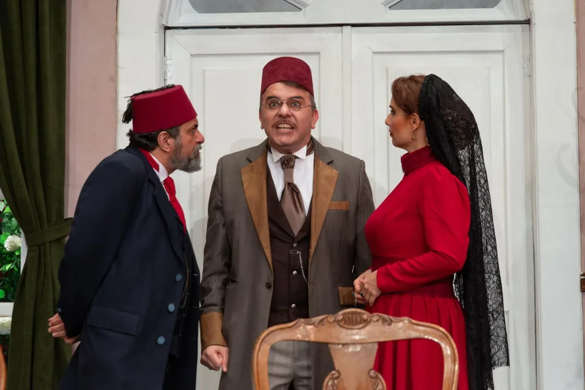 Bursa Şehir Tiyatrosu 13 gün arayla iki oyun sahneledi