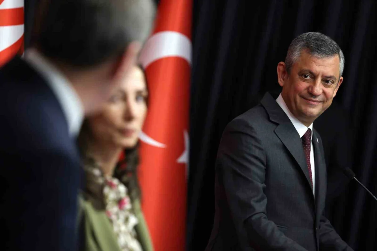 Özgür Özel, DEM Parti eş başkanlarıyla görüştü