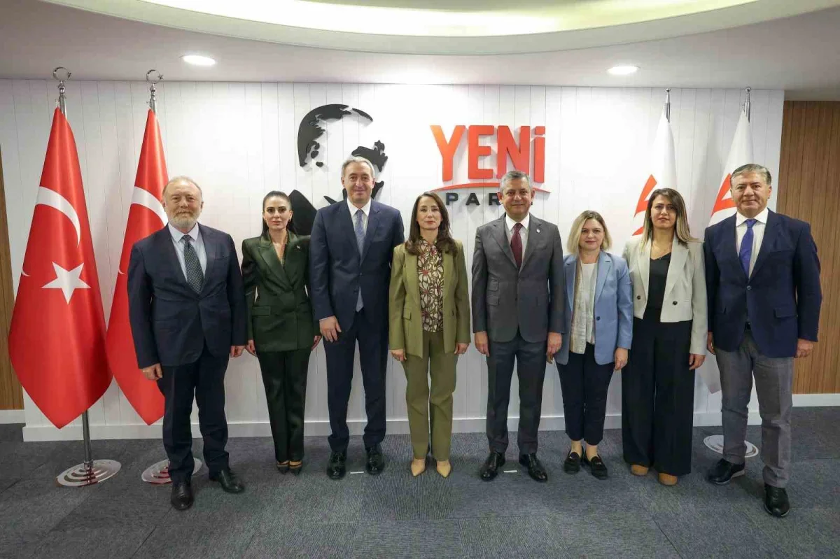Özgür Özel, DEM Parti eş başkanlarıyla görüştü