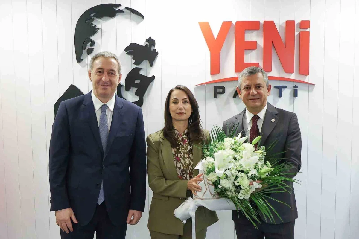Özgür Özel, DEM Parti eş başkanlarıyla görüştü