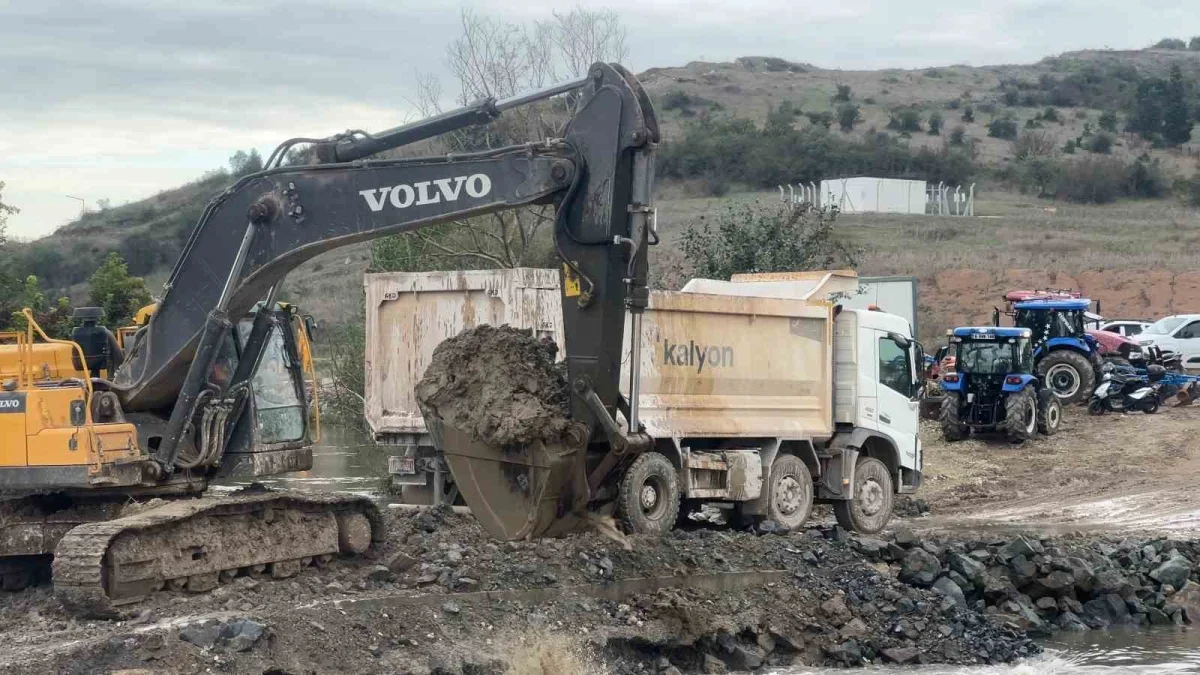 Mudanya'da taşkın: 1.000-1.500 dönüm arazi zarar gördü