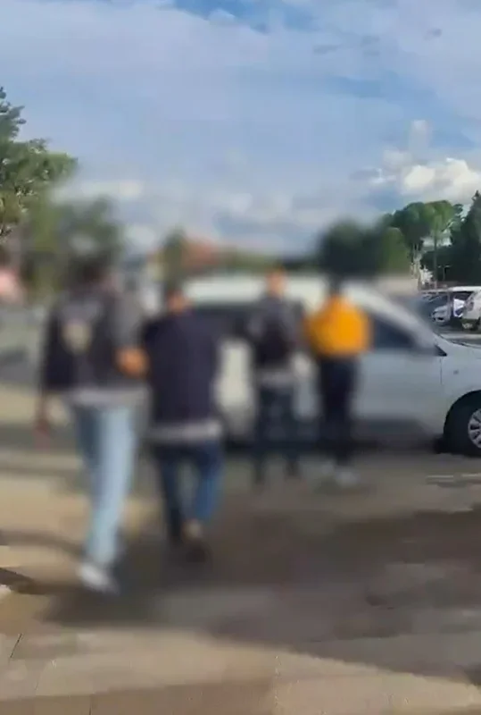 Çanakkale'de 41 düzensiz göçmen yakalandı, 2 tutuklama