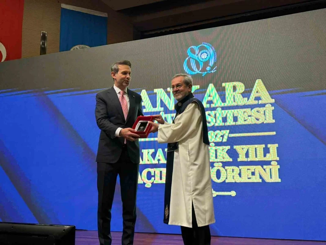 Alparslan Bayraktar'dan dünyadaki enerji krizi uyarısı