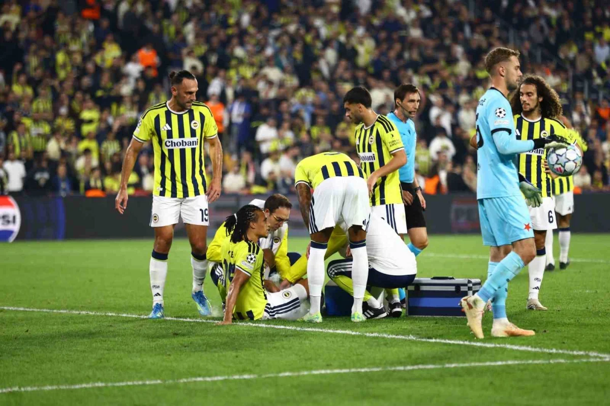 Fenerbahçe, Slavia Prag karşısında ilk yarıyı 2-1 önde