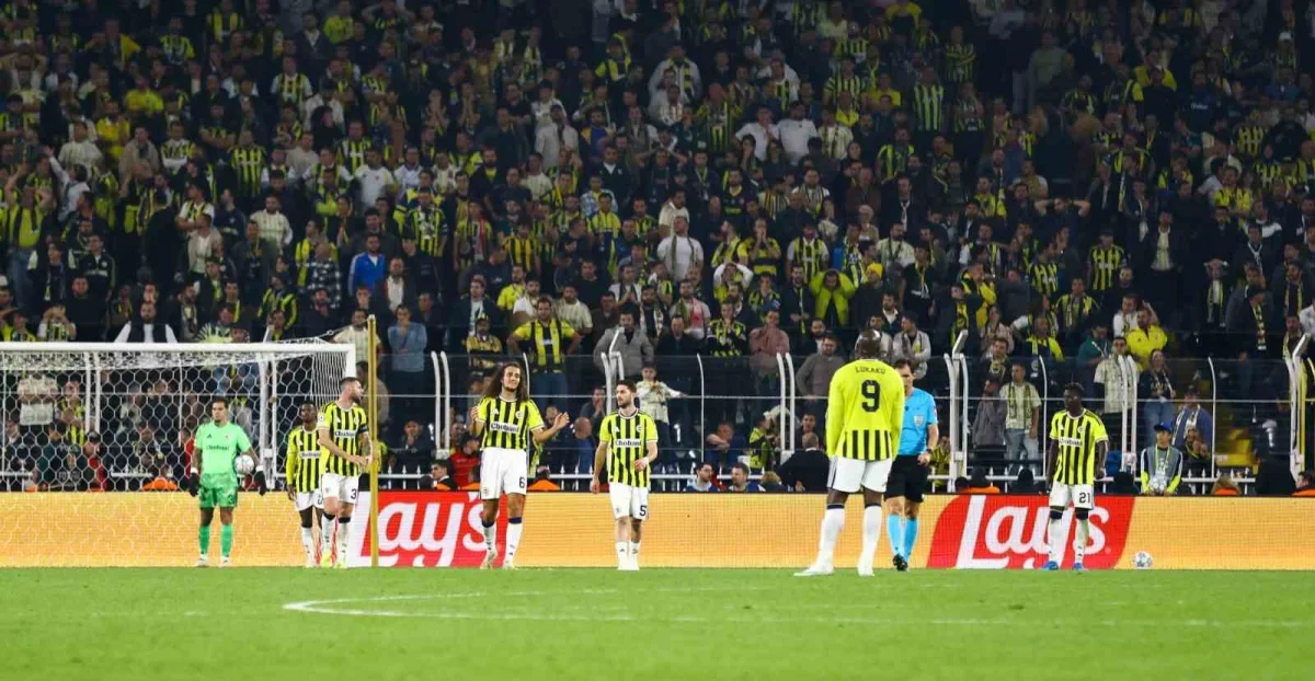 Fenerbahçe, Şampiyonlar Ligi'nde Slavia Prag'la 2-2 kaldı
