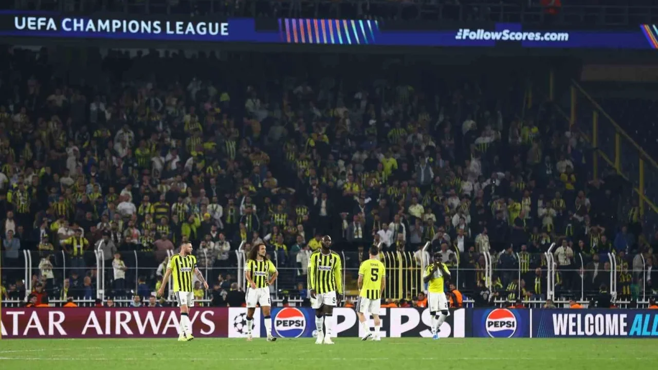 Fenerbahçe, Şampiyonlar Ligi'nde Slavia Prag'la 2-2 kaldı
