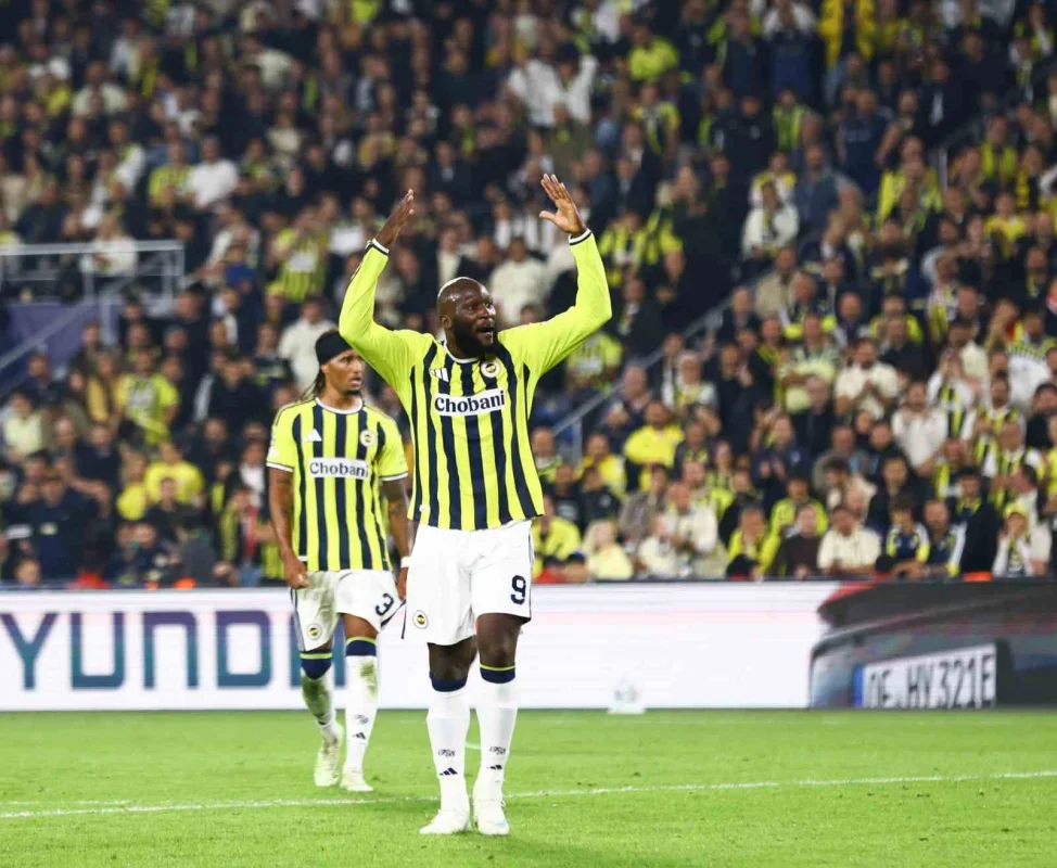 Fenerbahçe, Slavia Prag karşısında 2-2 berabere kaldı