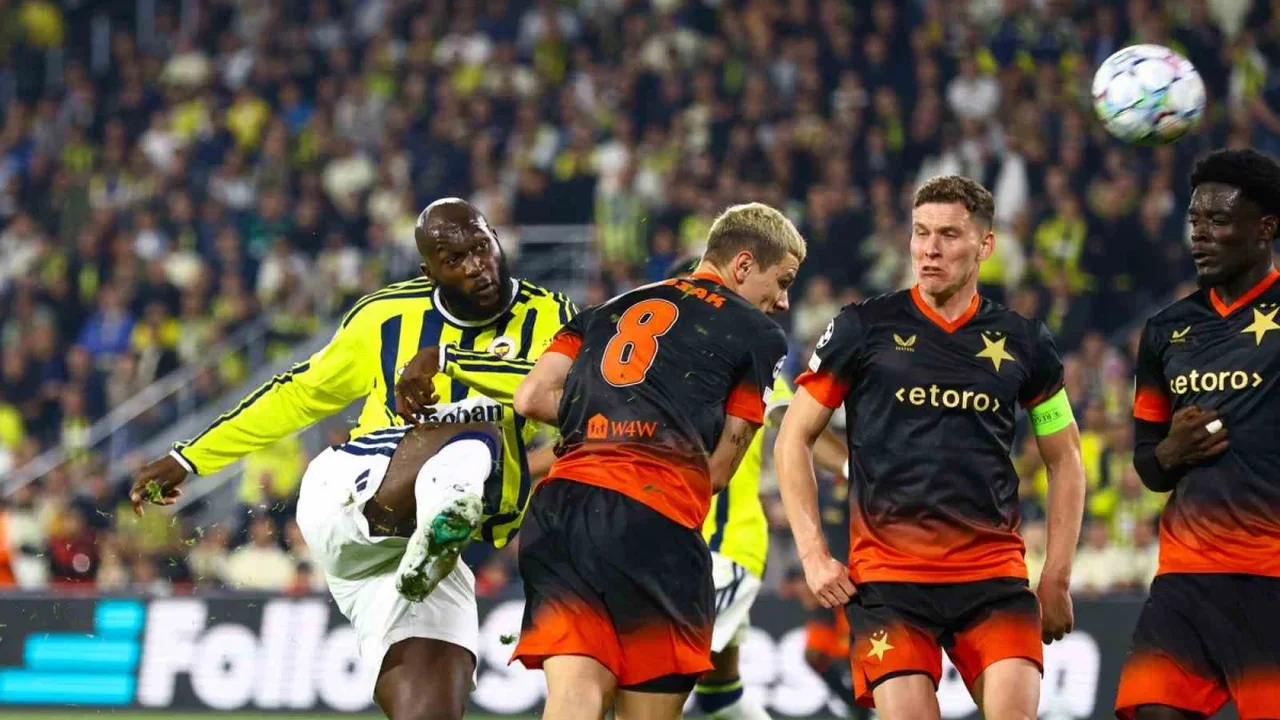 Fenerbahçe, Slavia Prag karşısında 2-2 berabere kaldı