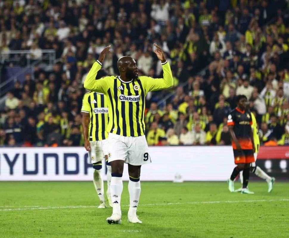 Fenerbahçe, Slavia Prag karşısında 2-2 berabere kaldı
