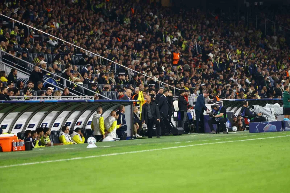 Fenerbahçe, Slavia Prag karşısında 2-2 berabere kaldı