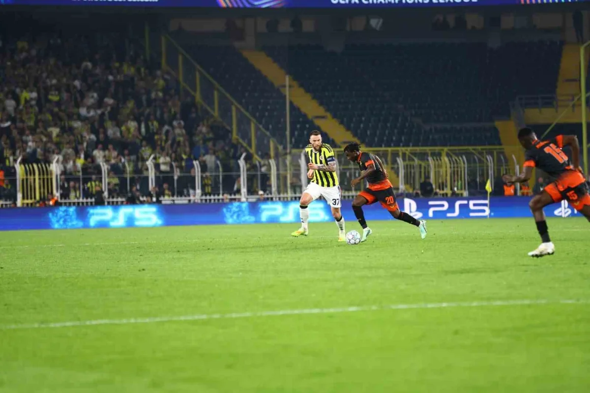 Fenerbahçe, Slavia Prag karşısında 2-2 berabere kaldı
