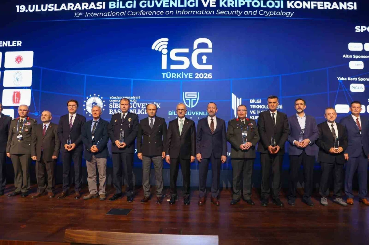 ODTÜ Rektörü Ahmet Yozgatlıgil'e siber güvenlik ödülü