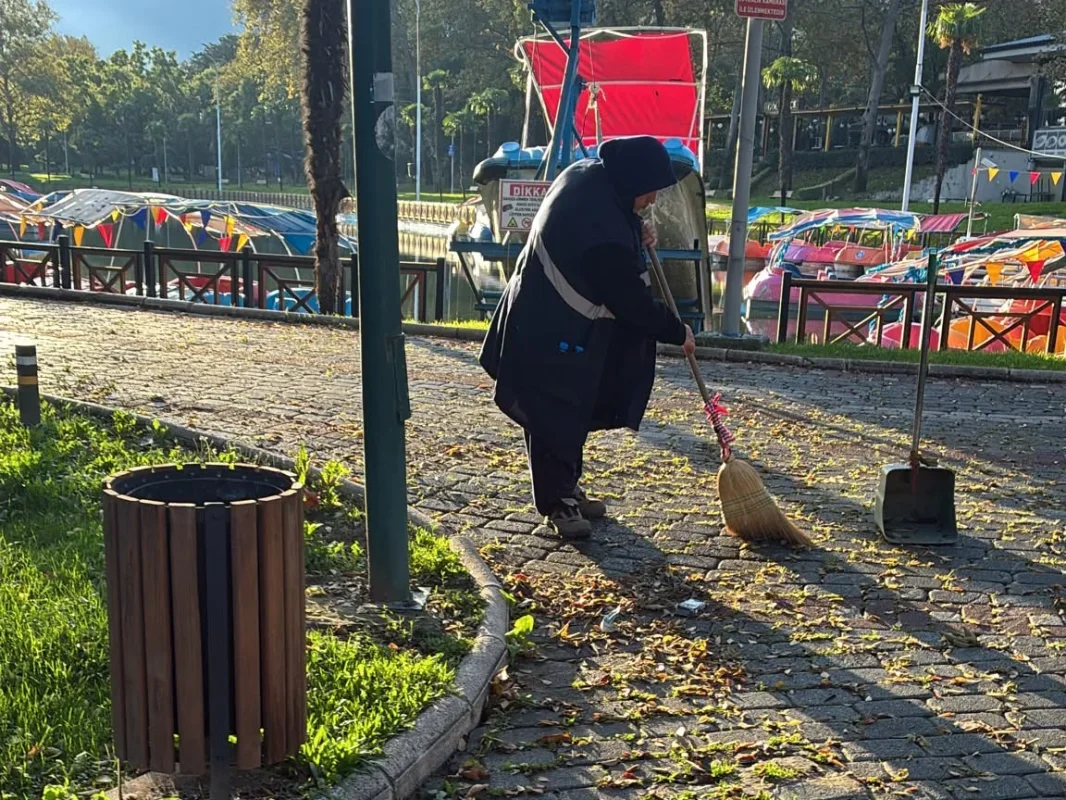Bursa'da 93 noktada 600 kişi park bakımı yapıyor