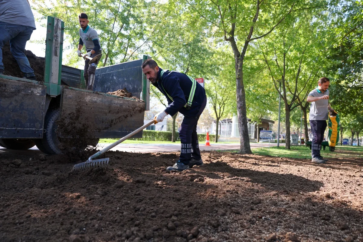 Bursa'da 93 noktada 600 kişi park bakımı yapıyor