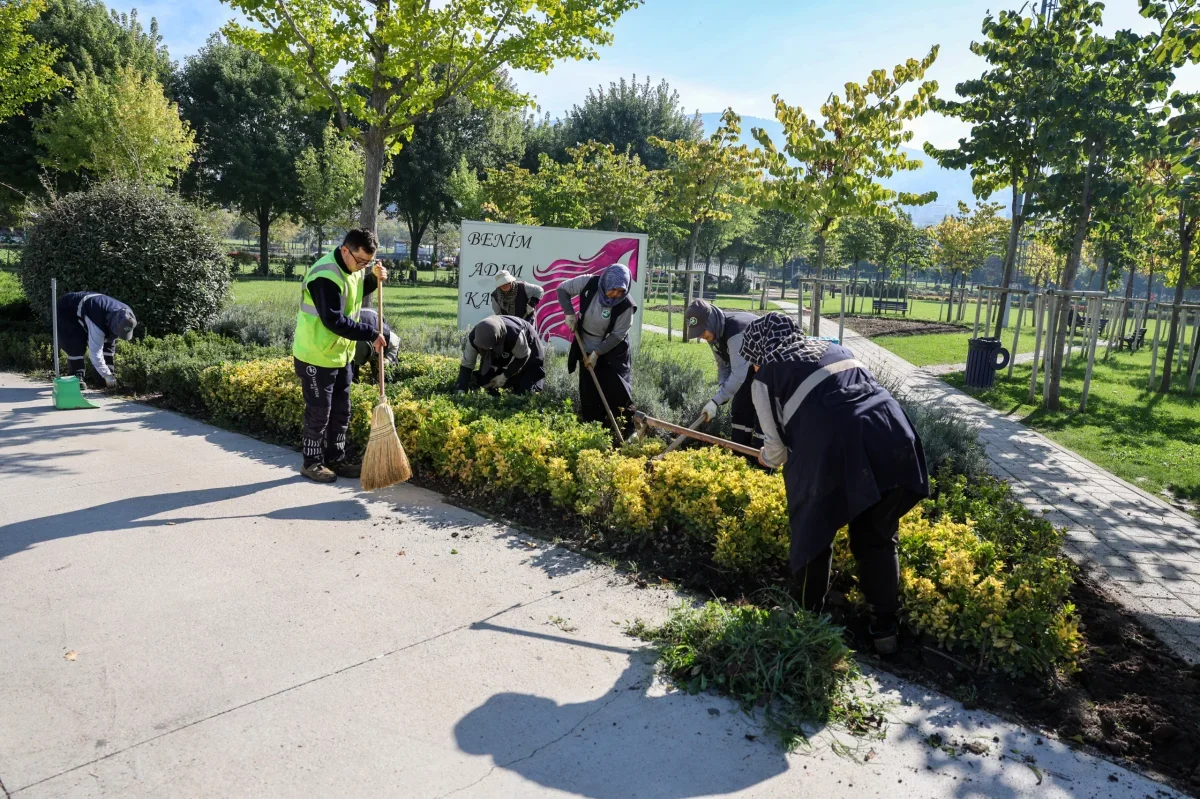Bursa'da 93 noktada 600 kişi park bakımı yapıyor