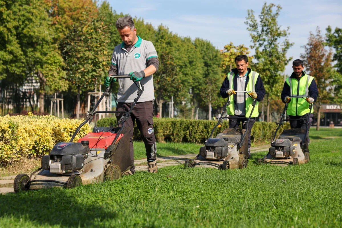 Bursa'da 93 noktada 600 kişi park bakımı yapıyor