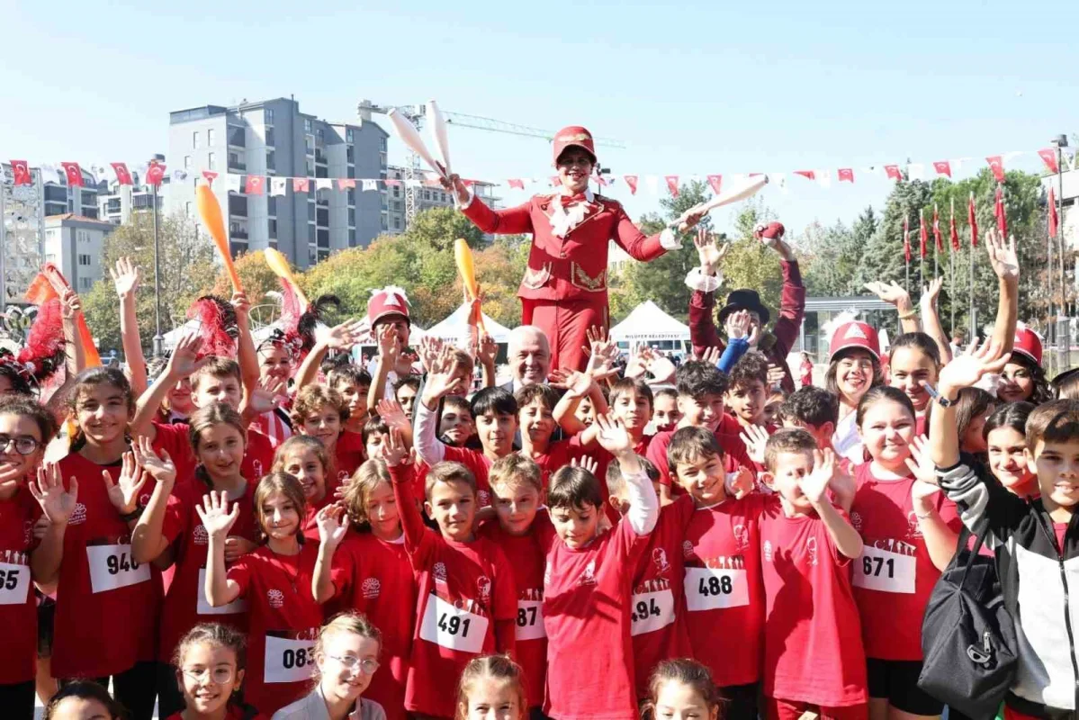 Nilüfer Cumhuriyet Koşusu'na 68 okuldan 1.749 öğrenci