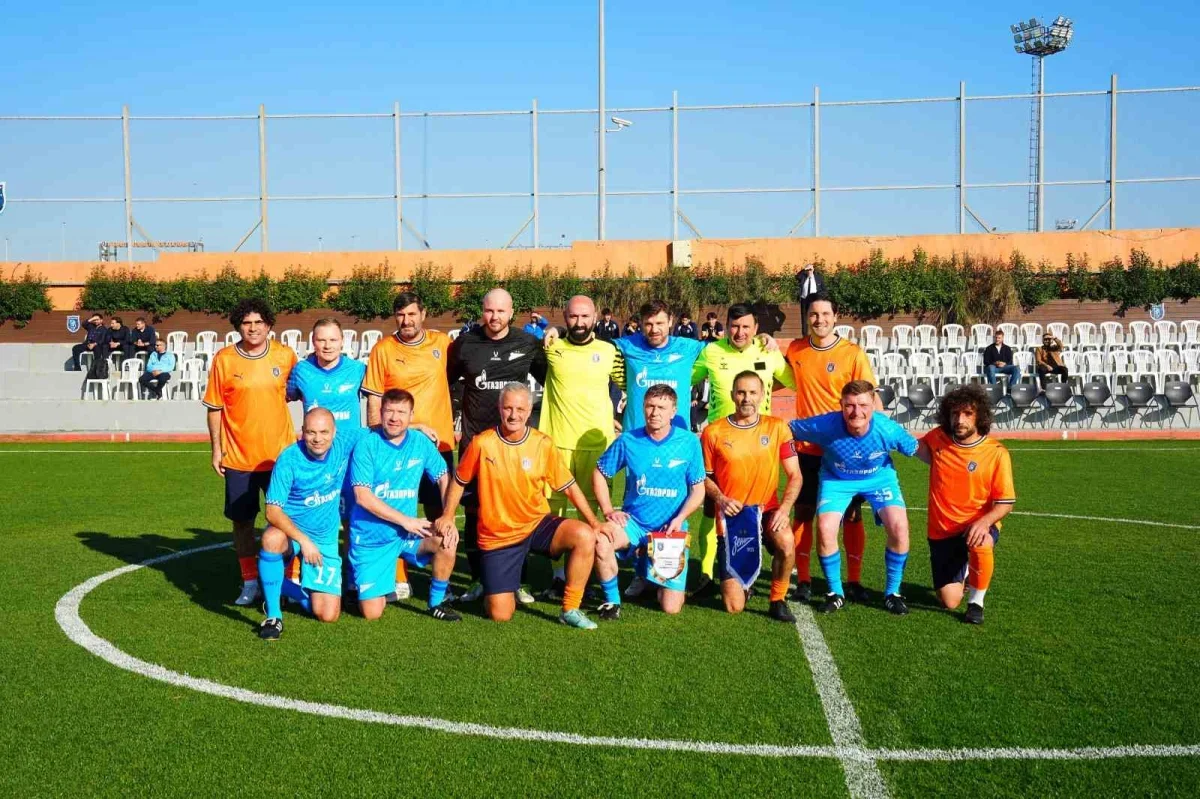 Başakşehir veteranları Zenit'i 3-2 mağlup etti