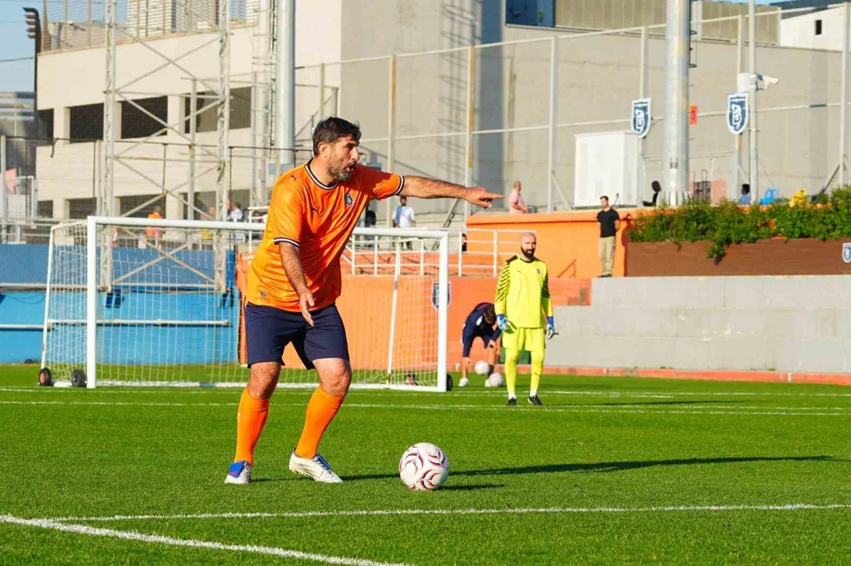 Başakşehir veteranları Zenit'i 3-2 mağlup etti