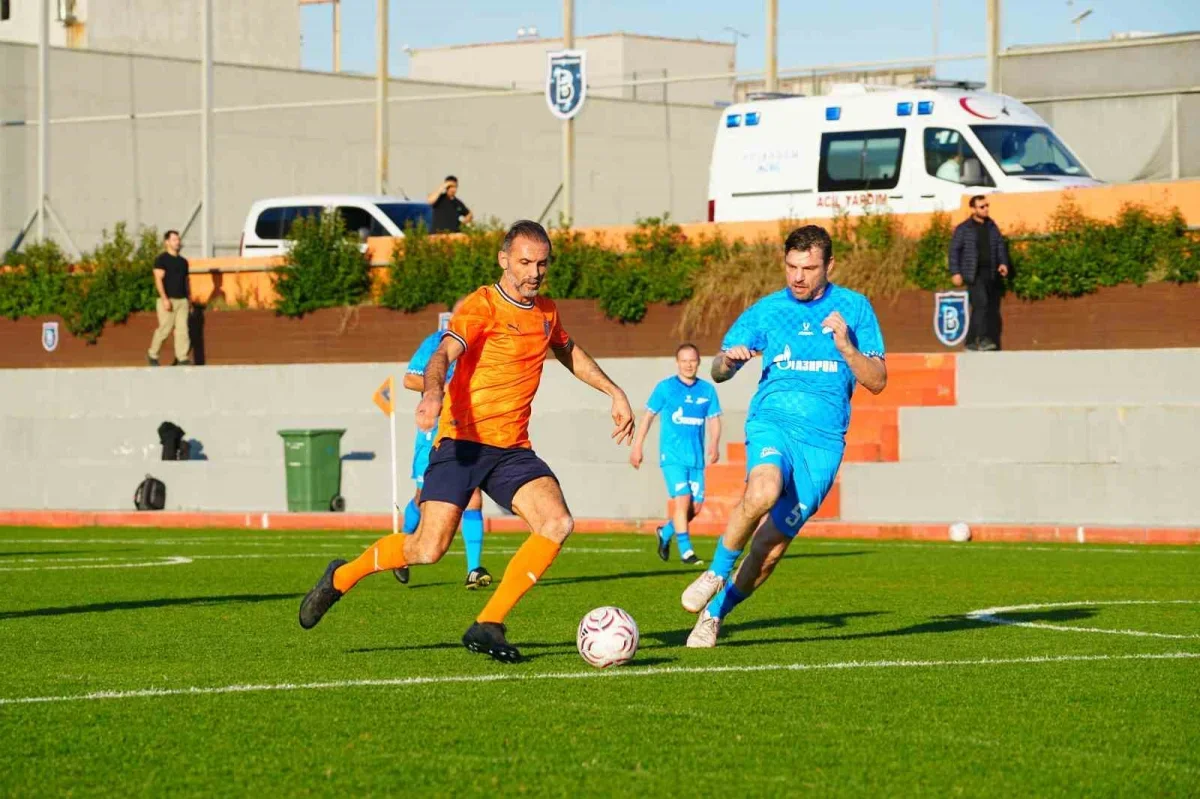 Başakşehir veteranları Zenit'i 3-2 mağlup etti
