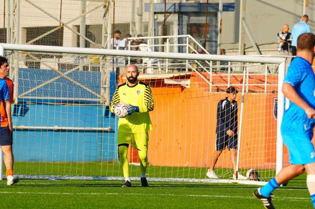 Başakşehir veteranları Zenit'i 3-2 mağlup etti