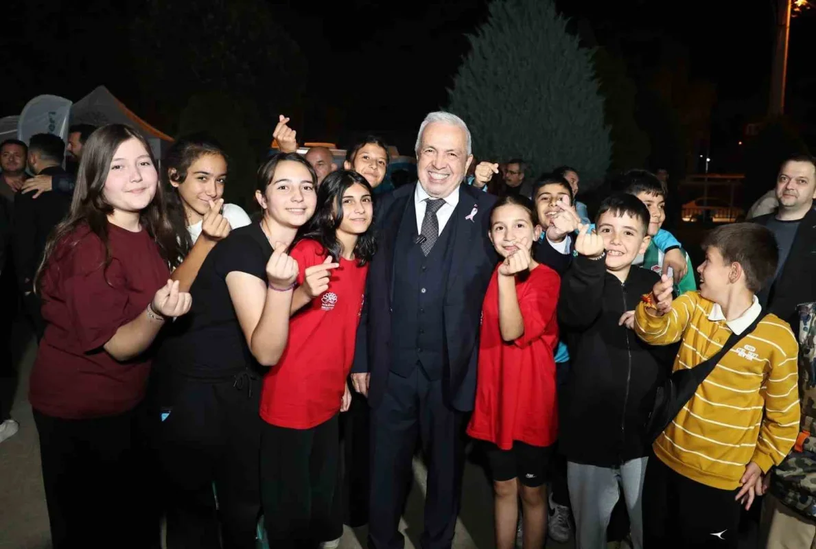Şadi Özdemir Akçalar'da vatandaşların taleplerini dinledi