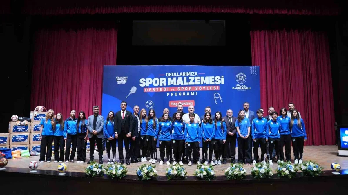 Arnavutköy okullarına 10 bin parça spor malzemesi dağıtıldı