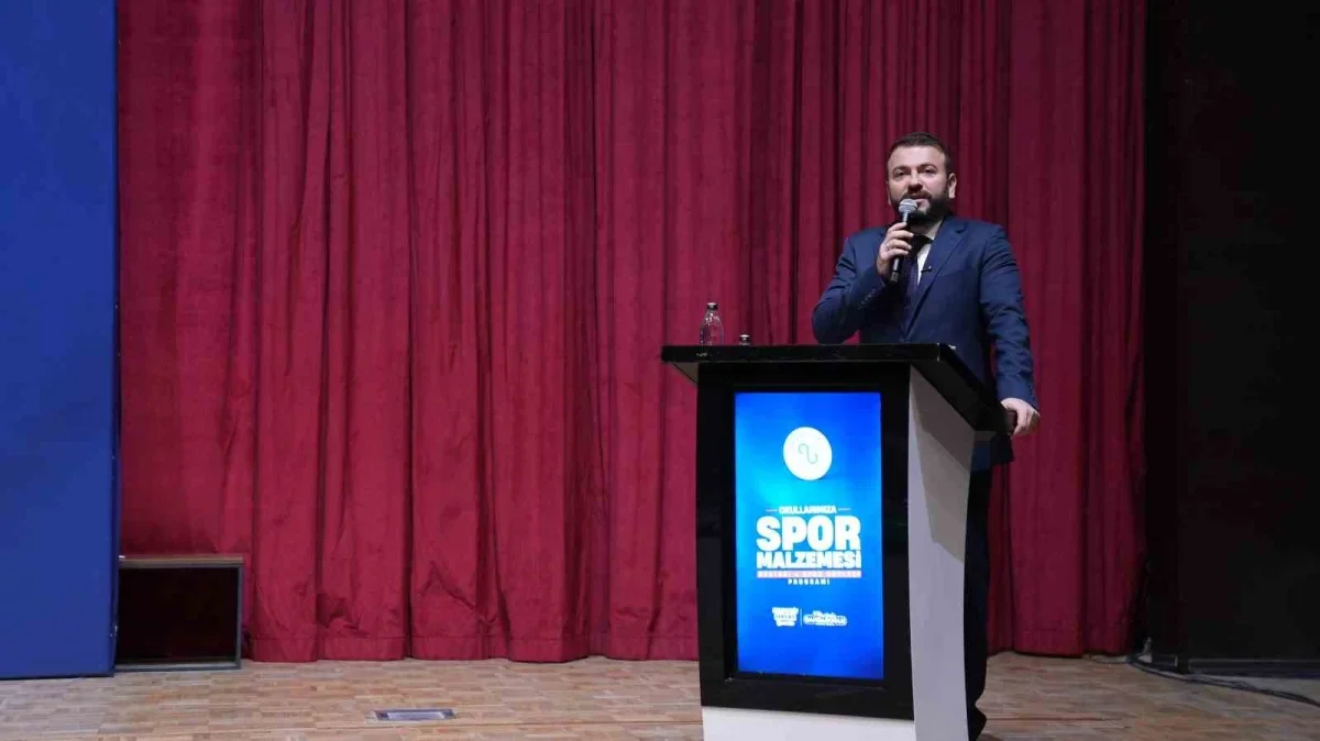 Arnavutköy okullarına 10 bin parça spor malzemesi dağıtıldı
