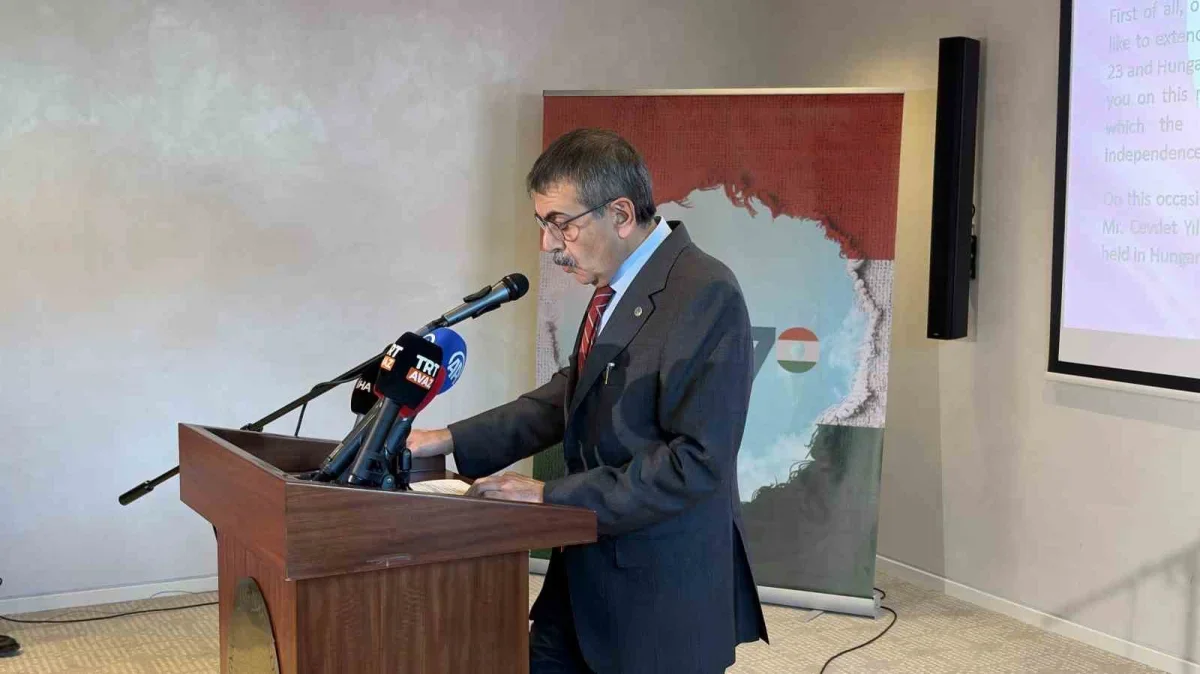 Yusuf Tekin'den Macaristan'la 10 milyar dolar hedefi