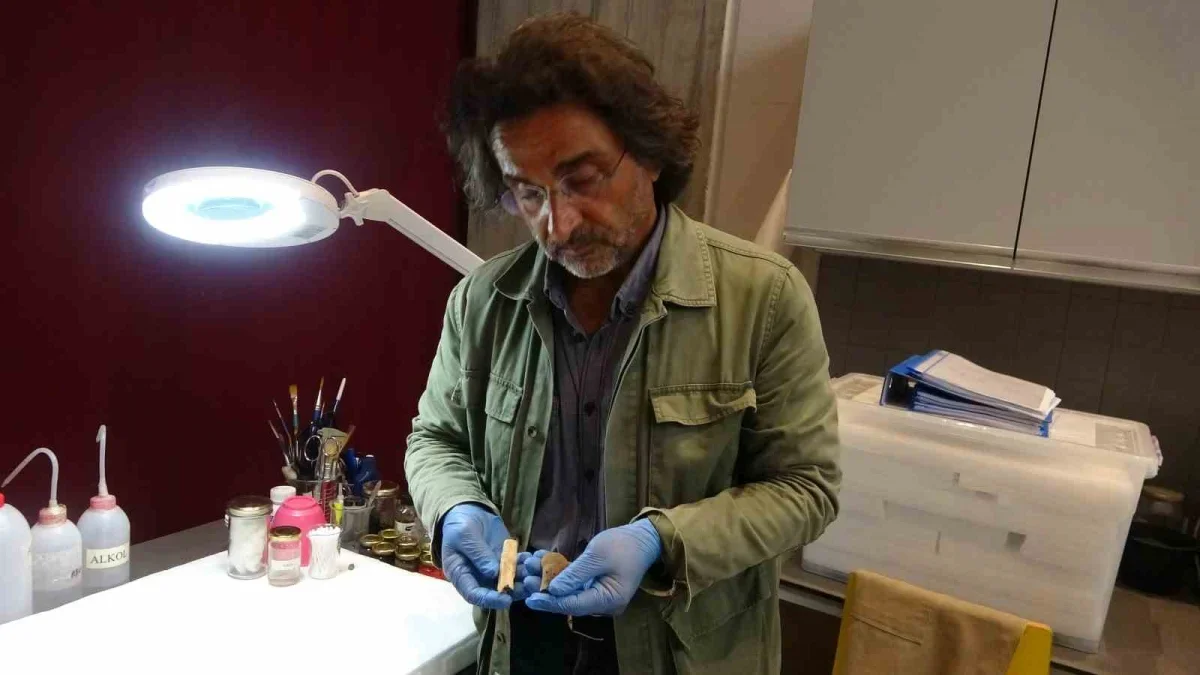 Troya'da 2 bin 800 yıllık ilk kemik flüt bulundu