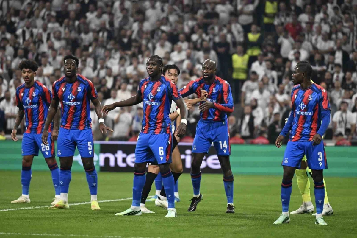 Beşiktaş, Crystal Palace karşısında ilk yarıyı 1-0 önde