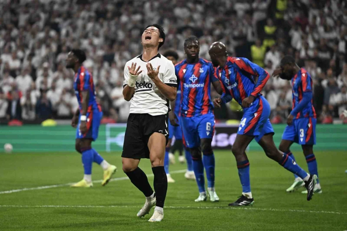 Beşiktaş, Crystal Palace karşısında ilk yarıyı 1-0 önde