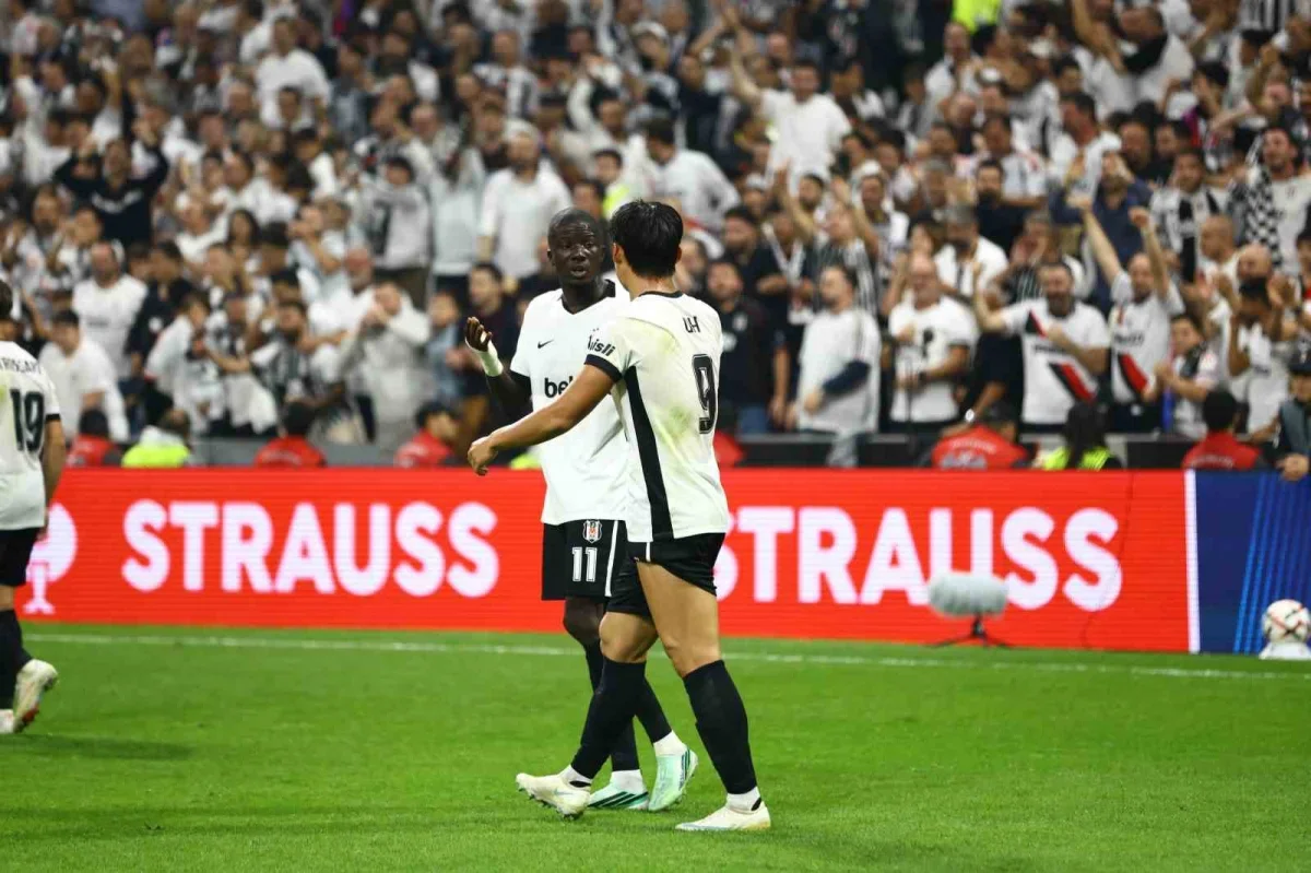 Beşiktaş, Crystal Palace karşısında ilk yarıyı 1-0 önde