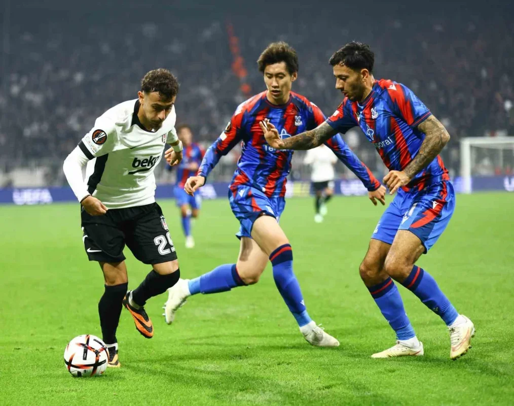 Beşiktaş, Crystal Palace karşısında ilk yarıyı 1-0 önde