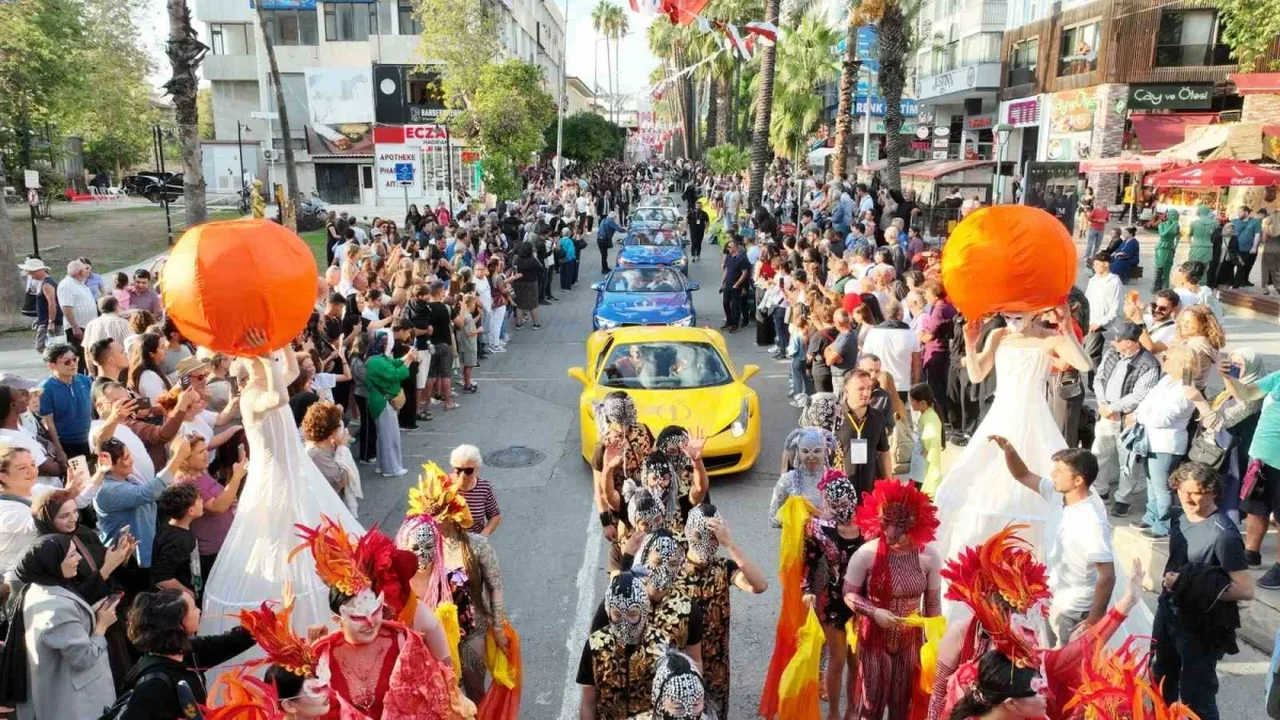 Altın Portakal korteji 24 Ekim'de yıldızları buluşturacak
