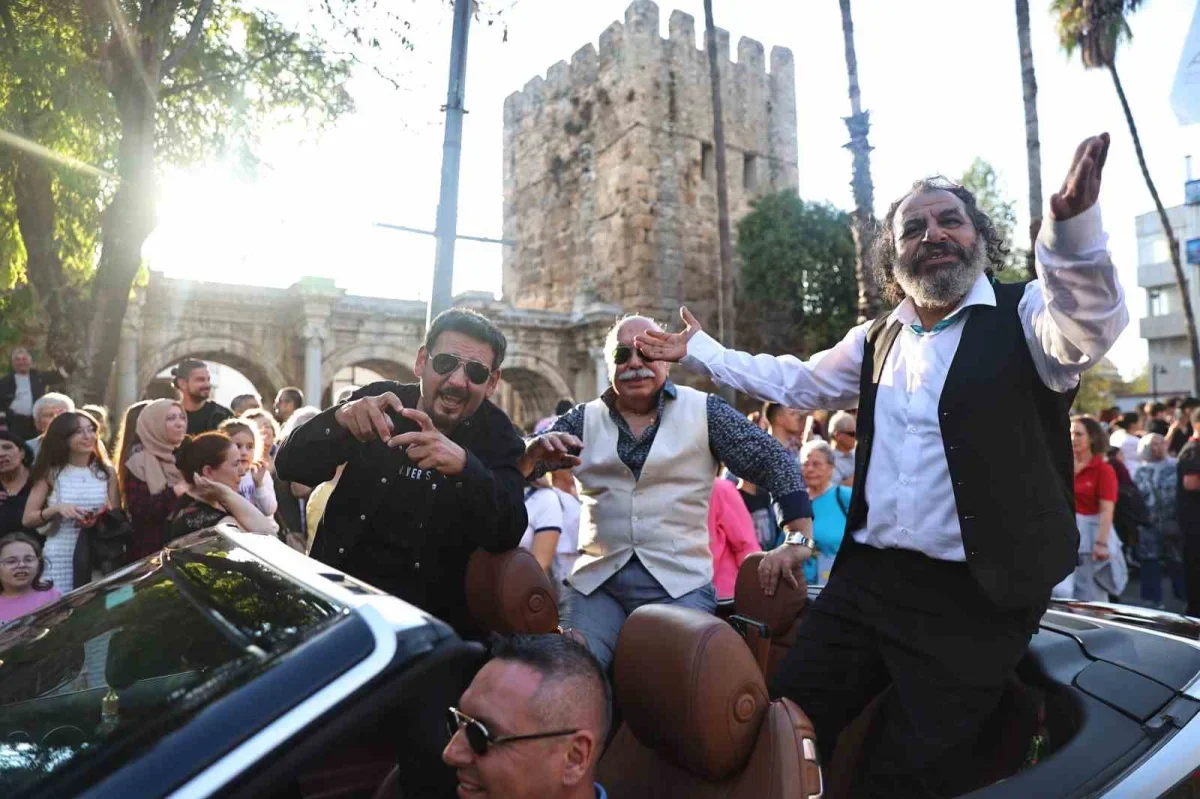 Altın Portakal korteji 24 Ekim'de yıldızları buluşturacak