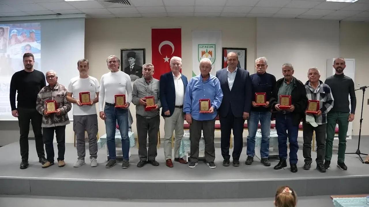 İznik'te "Eski Sular Yeni Kulaçlar" belgeseli gösterildi