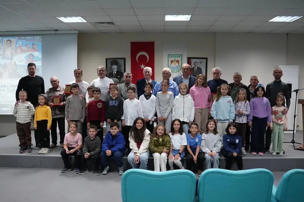 İznik'te "Eski Sular Yeni Kulaçlar" belgeseli gösterildi