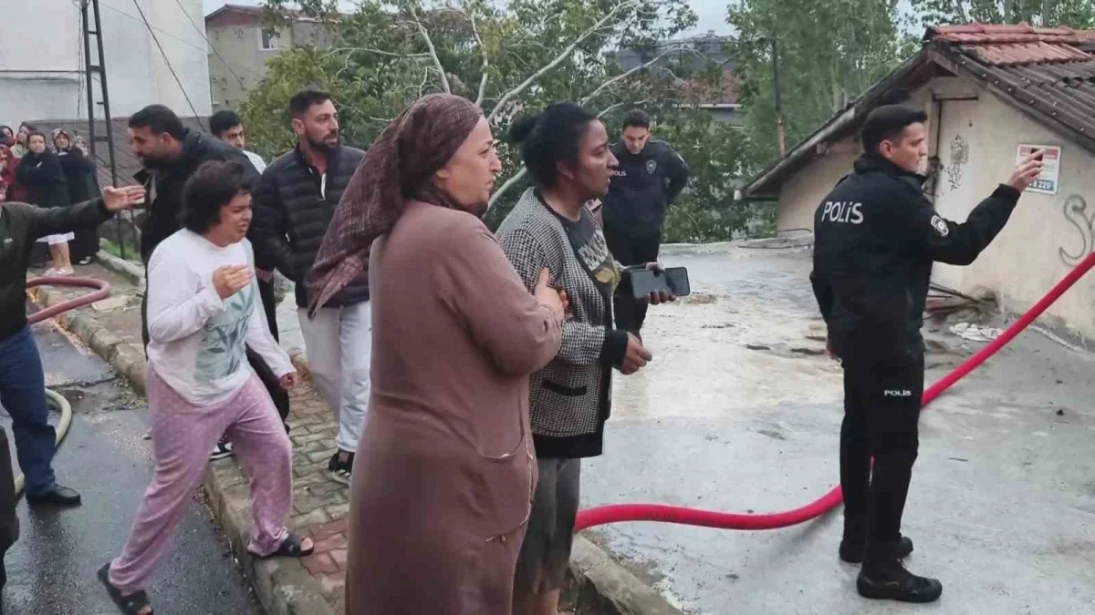 Maltepe'de gecekondu yangını: 12 yaşındaki çocuk öldü