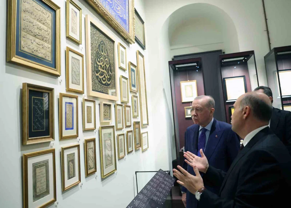Topkapı Sarayı'nda 10 bin 500 eser ziyarete açıldı